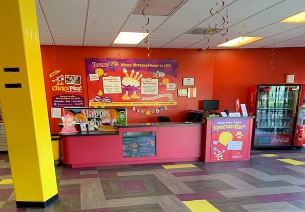 BounceU Lobby showcasing front desk area for 100% private parties